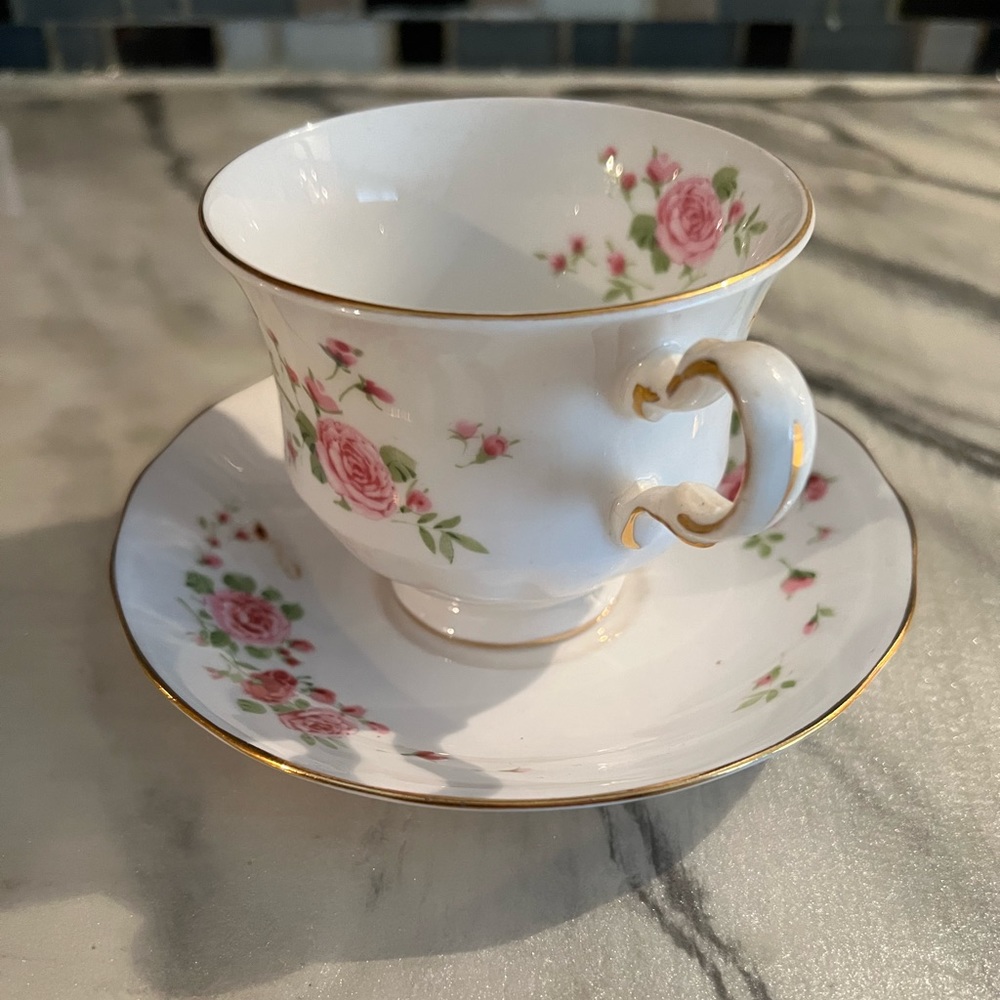 Avon tea cup set